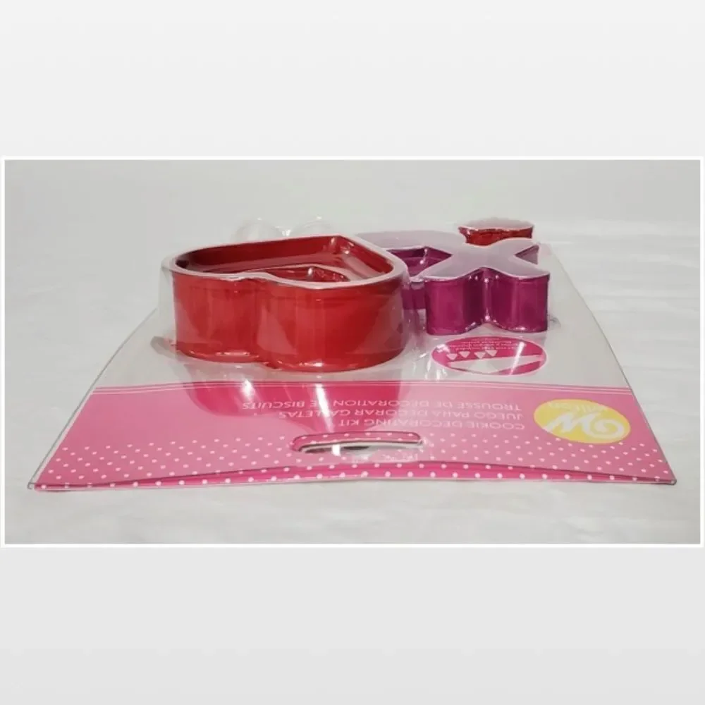 New Cookie Decorating Hearts & XO 12 Piece Kit